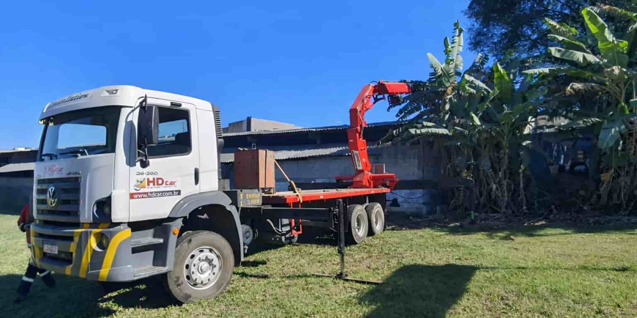 Caminhão com guindaste: onde alugar com segurança