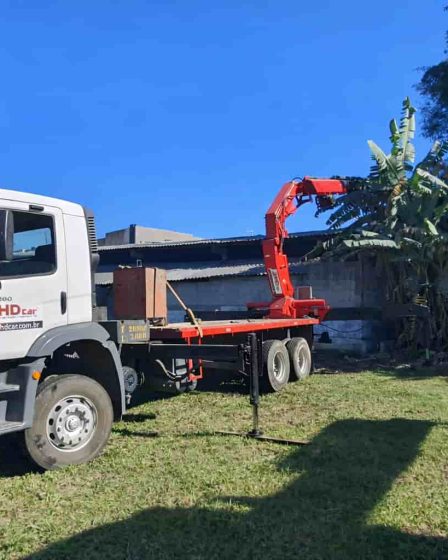 Caminhão com guindaste: onde alugar com segurança